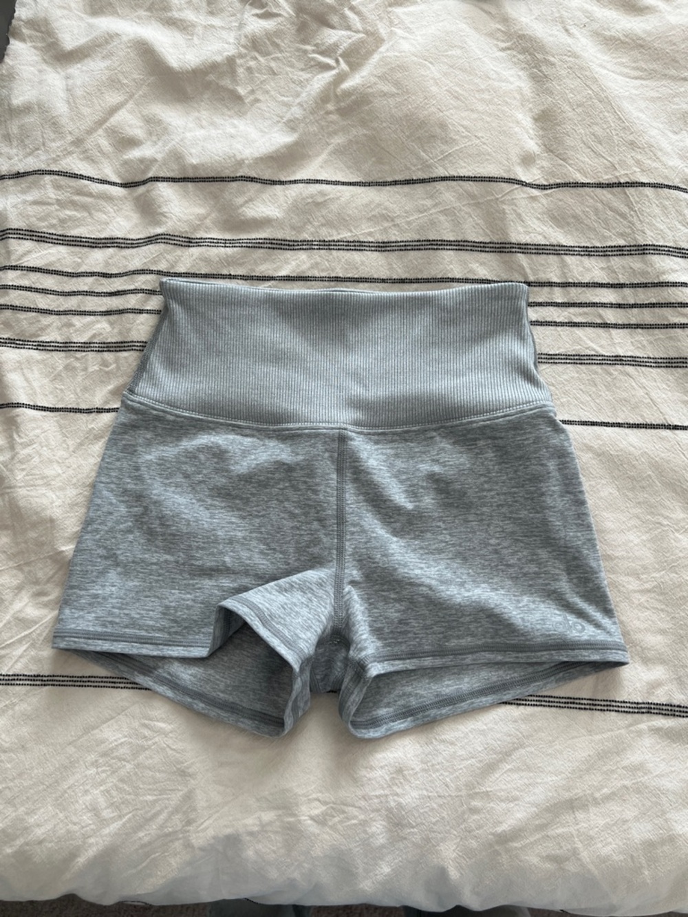 ALO Yoga High-Waist Light Gray Ribbed-Waist Shorts